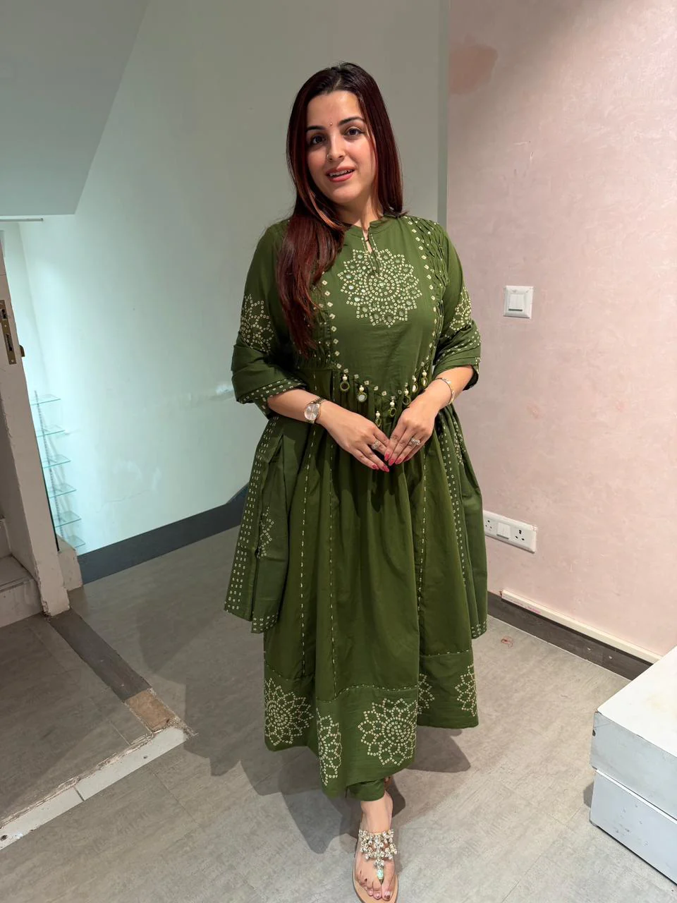 Women’s Green Embroidered Kurta Pant Set with Dupatta - Image 3