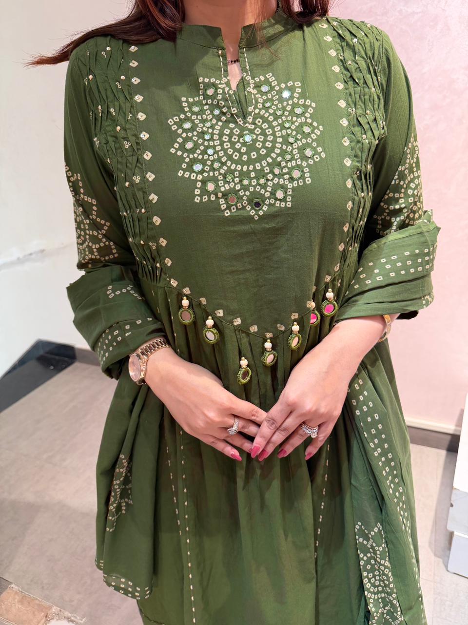 Women’s Green Embroidered Kurta Pant Set with Dupatta - Image 6
